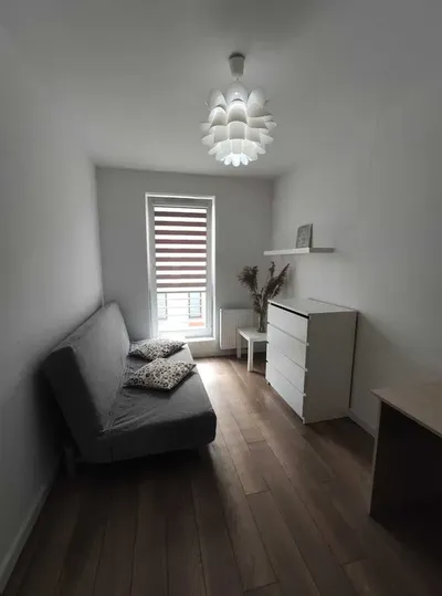 Wynajmę pokój Gdynia Obłuże - Salon, balkon, wyposażona kuchnia, czyste i ciche mieszkanie - miniatura 2