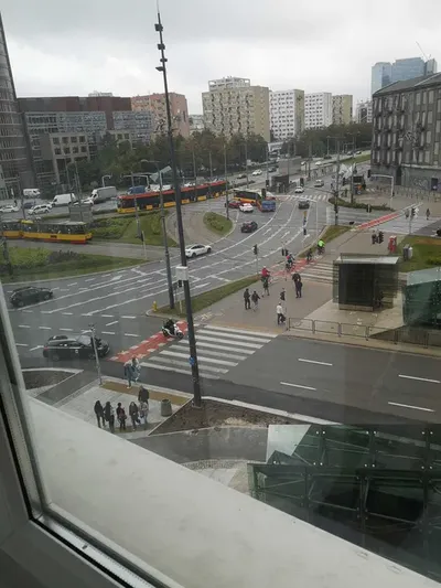 Kawalerka w budynku bezpośrednio przy stacji metra – Rondo ONZ