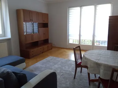 MIESZKANIE 60 m2 2 pokojowe w Śródmieściu. Parking