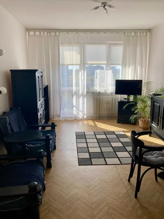 Do wynajecia 2 pokojowe mieszkanie blisko stacji metra Ursynow (studentki, studentki pracujace) - 1/23
