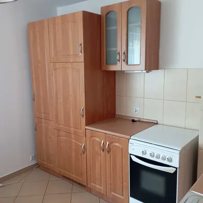 1 - pokojowe 39 m2 z oddzielną kuchnią i dużym balkonem do wynajęcia - miniatura 2