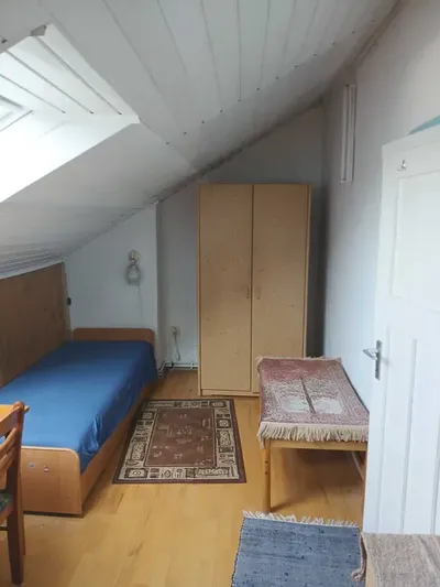 Pokój w domu Katowice Panewniki blisko Śląskiego Uniwersytetu Medycznego - miniatura 2