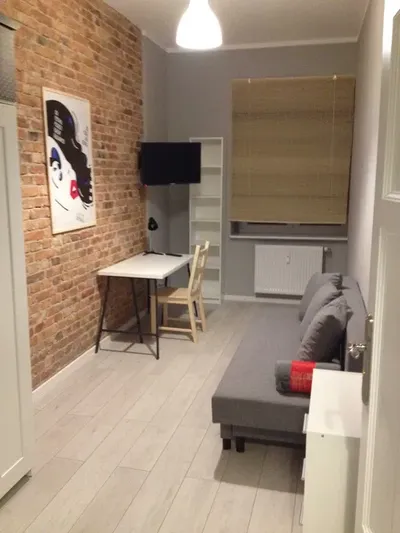 Duzy 1-os pokój bez opłat centrum Gdyni 10 min pieszo do morza 2 minuty do parku