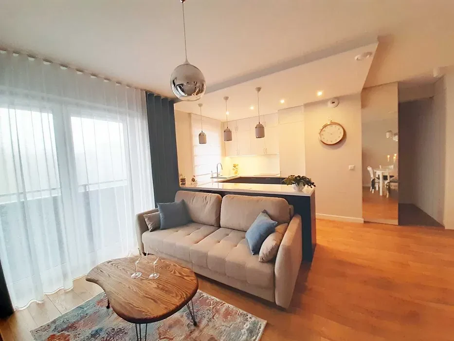 Jedności Narodowej Browary Wrocławskie 2020 r. balkon - 1/8