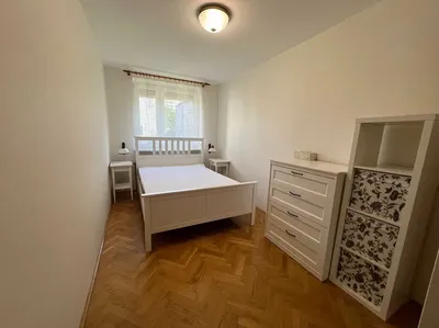 4 przystanki tramwajem do Stacji Metra - 3 oddzielne pokoje, parkowanie na zamkniętym osiedlu - miniatura 4