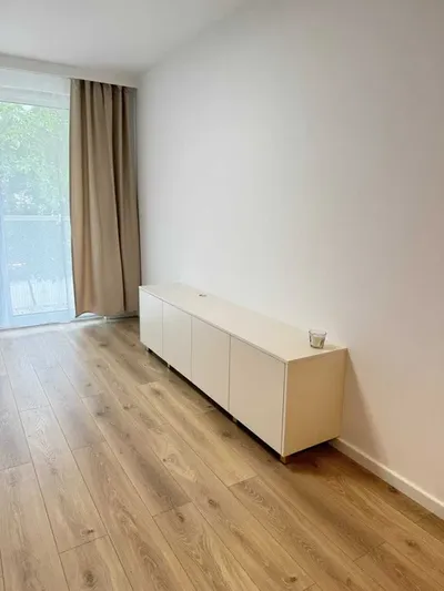 Dwupokojowe mieszkanie dla singla lub pary na Grzegórzkach - parking - miniatura 3