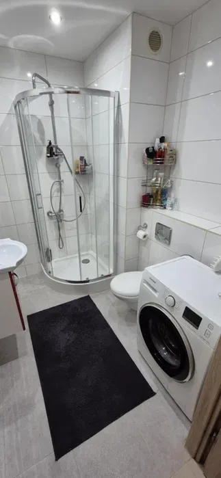 Pokój jednoosobowy lub dwuosobowy z balkonem - miniatura 4