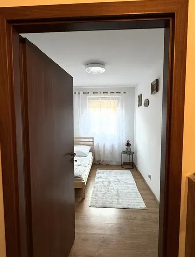 Оренда кімнати для дівчини - miniatura 4