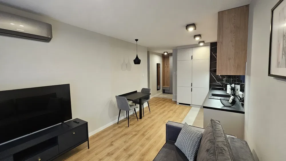 Dwa pokoje 45m2/Sołtysowska/Bez prowizji/Wysoki standart/Klima/TV - 1/8
