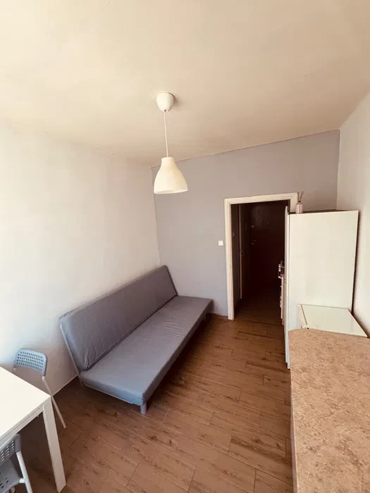 Kawalerka do wynajęcia, dostępna od zaraz. - 1/5
