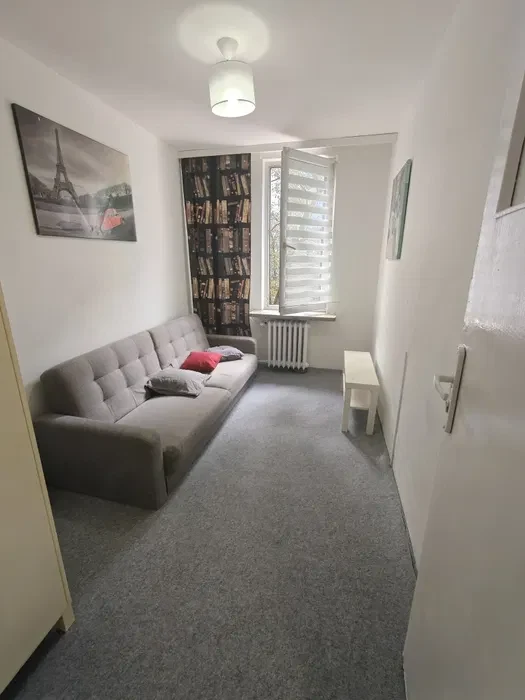 Do wynajecia od zaraz, 2 Pokoje kolo metra, srodmiescie - 1/8