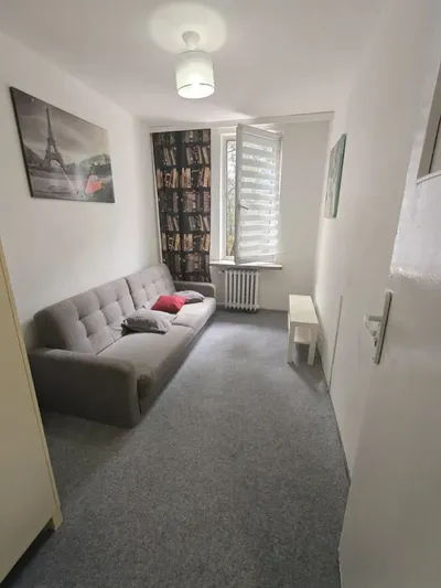 Do wynajecia od zaraz, 2 Pokoje kolo metra, srodmiescie