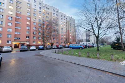 Wynajmę przestronną kawalerkę 37 mkw - z balkonem i oddzielną kuchnią. Bezpośrednio. - miniatura 2