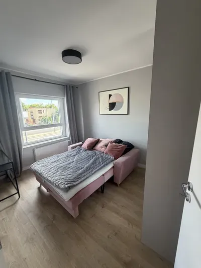 Komfortowe mieszkanie 2 pokojowe i loggia - miniatura 4