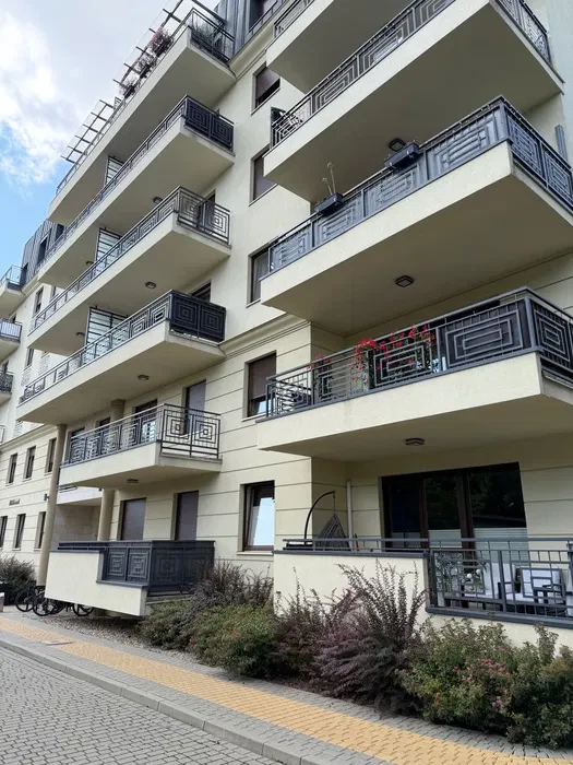 3 pokojowe mieszkanie na Osiedlu Paryskim, blisko centrum (ul.Jagiellońska) - Bydgoszcz - 1/8