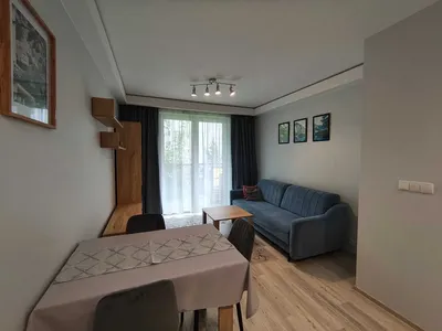 Kawalerka z oddzielną sypialnią - metro Kondratowicza, przy lesie.