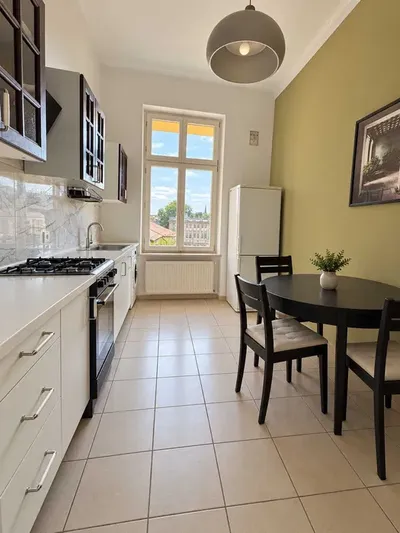 duży pokój| 1650 zł |Stare Miasto| ul.Szlak | po remoncie| 3-pok. 70m2 | dla studentki - miniatura 4