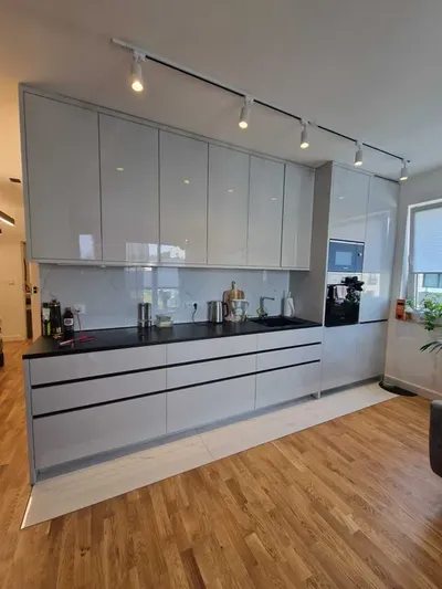 Super apartament 3pok Szurmana od 15.11 - garaż taras klima wysoki standard - miniatura 4