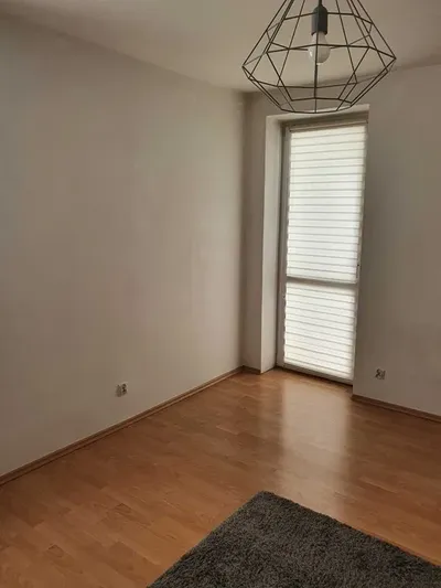 Przytulna i funkcjonalna kawalerka 32 m² – parter, osobna kuchnia | Bezpośrednio / DLA STUDENTÓW - miniatura 3