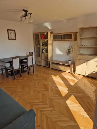 Mieszkanie przy metrze, 53m2, dwa pokoje, duża kuchnia