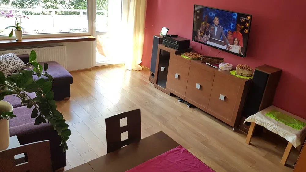 Os. Lecha – 3 pokoje, balkon, umeblowane, blisko tramwaju - 1/8