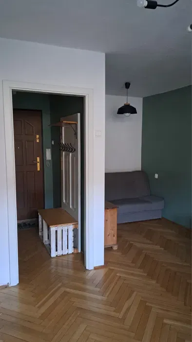 Wynajmę ładną kawalerkę na Łazarzu - miniatura 2