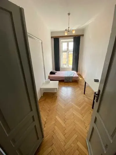 Wynajmę 2 pokojowe słoneczne i duże mieszkanie na Krakowskim Kazimierzu - miniatura 4