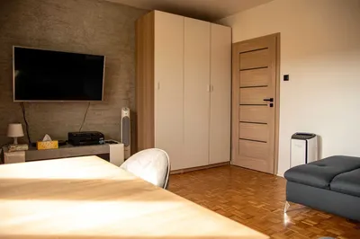 2 pokojowe mieszkanie, osobna kuchnia, przy metrze Imielin. 50m2