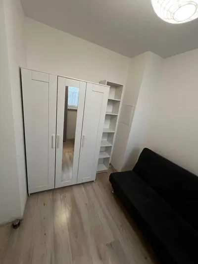 1. os pokój w mieszkaniu 3 osobowym, przy Rondzie Śródka, ul. Małachowskiego - miniatura 4