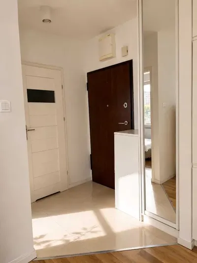 2-pokojowa kawalerka 31 m² z osobną sypialnią i miejscem w garażu – Rembielińska, 3 min od metra Bródno! - miniatura 5
