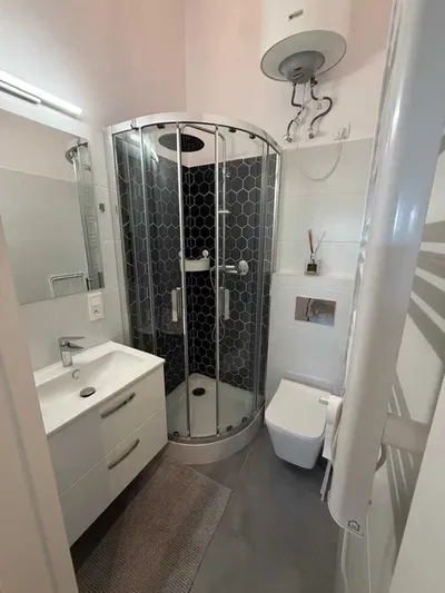 Wynajmę kawalerkę w ścisłym centrum - miniatura 4
