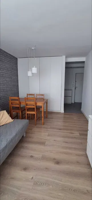 wynajmę kawalerkę w pełni wyposażoną w pięknej okolicy ul.Na Błonie