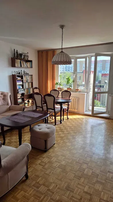 Przestronne 4-pokojowe mieszkanie z balkonem – Poznań, Stare Żegrze