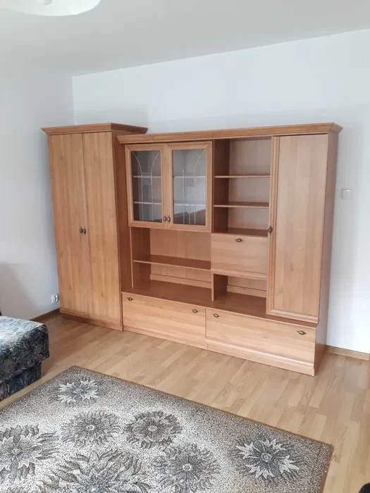 Pokój jednoosobowy z balkonem dla studentki lub młodej dziewczyny Osiedle Generałów - 1/7