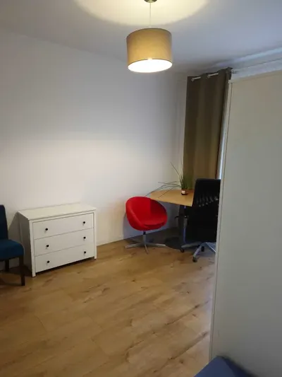 Duża kawalerka 30 m 2 - Praga Południe - bezpośrednio od właścicciela - miniatura 4