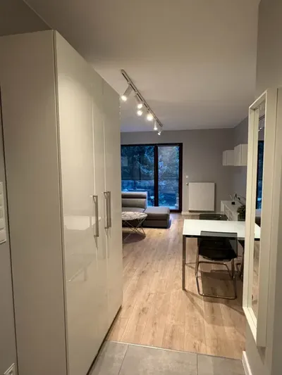 Kawalerka 36m2 Saska Kępa - miniatura 4