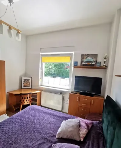 Przytulny pokój 12m² w 2-pokojowym wysokim ( 3.3m) mieszkaniu dla kobiety. - miniatura 5