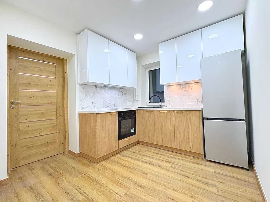 Bezpośrednio: Zamieszkaj w sercu Warszawy – wyjątkowe 3 pokoje po remoncie | 60 m² | balkon | zieleń za oknem - 1/8