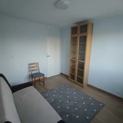 Słoneczne mieszkanie 56m2 z 3 niezależnymi pokojami, osobną kuchnią i balkonem - miniatura 4
