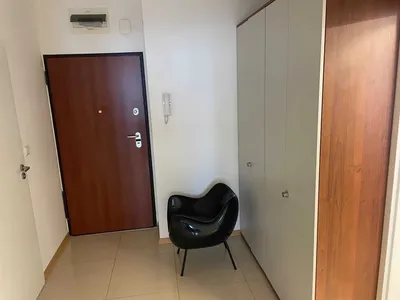 Do wynajęcia mieszkanie/biuro przy metrze - miniatura 5