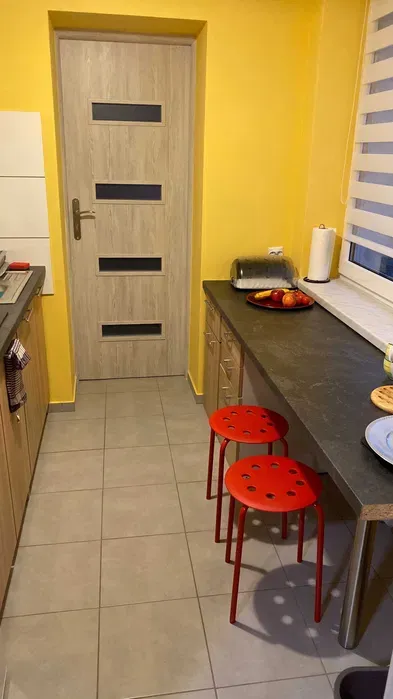 Wynajmę pokój ul.Hutnicza (tylko dwa pokoje) blisko Politechniki - miniatura 4