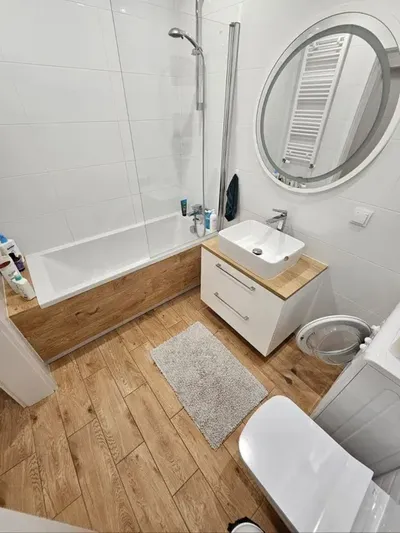 Piękny pokój z balkonem w bardzo dobrej lokalizacji bez dodatkowych opłat - miniatura 3