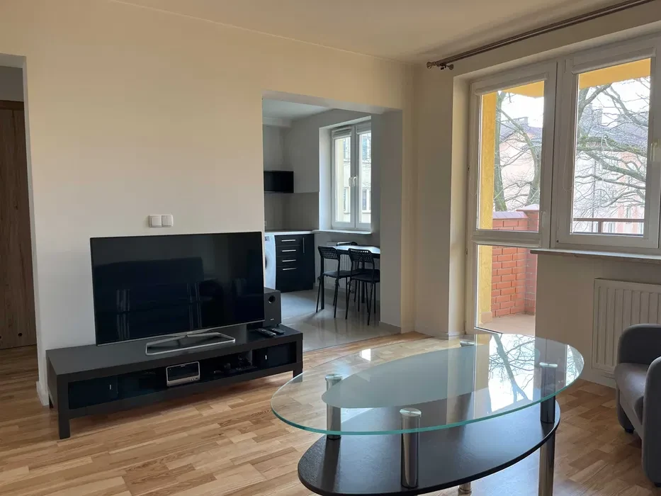 Wynajmę nowoczesne 2-pokojowe mieszkanie z balkonem i piwnicą (48 m²) – Kraków, Złocień, ul. Malachitowa - 1/8
