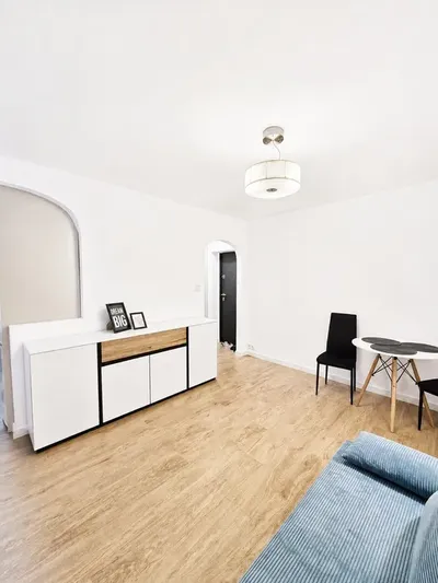 Nowa, cicha kawalerka 22 m² | Praga | Tuż po remoncie – bądź pierwszym najemcą! - miniatura 2