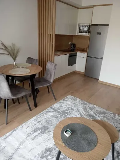 Wynajmę nowe mieszkanie 2 pokojowe/39m2+miejsce postojowe w cenie w Warszawie na ul. Podskarbińskiej 32