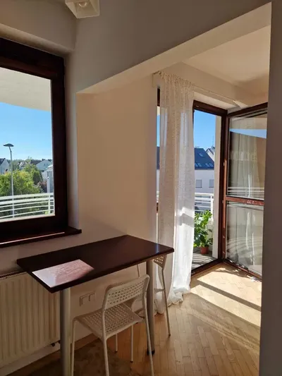 bezpośrednio 56 m Kabaty, 2 pokoje: garderoba, salon z kuchnią, sypialna + miejsce garażowe w garażu podziemnym + ustawny balkon - miniatura 4