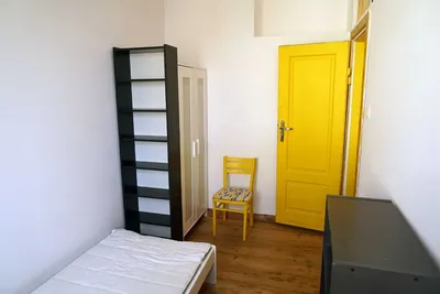 1 Pokój nieprzechodni, Metro 20 metrów, Centrum 4 przystanki, ochrona 24h - miniatura 2