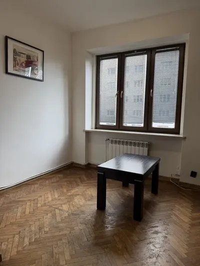 Wynajmę kawalerke dlugoterninowo w centrum Gdyni - miniatura 3