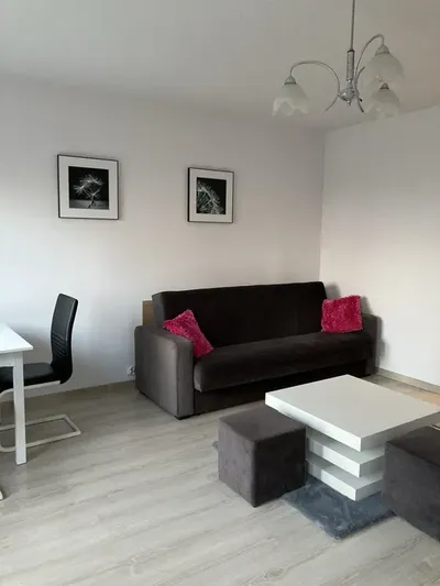 Pokój jednoosobowy lub dla pary z balkonem - PADEREWSKIEGO 1B (przy Rejtana) - miniatura 2
