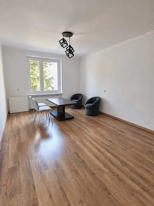 Kawalerka 35 m² do wynajęcia – Gliwice, centrum, parter - 1/4